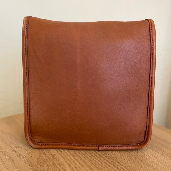 Coach 9620 - Picture 3 of 12